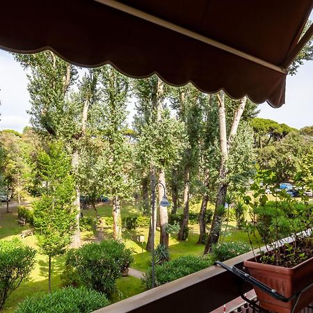 شقة La Casa Nel Parco فياريجيو المظهر الخارجي الصورة